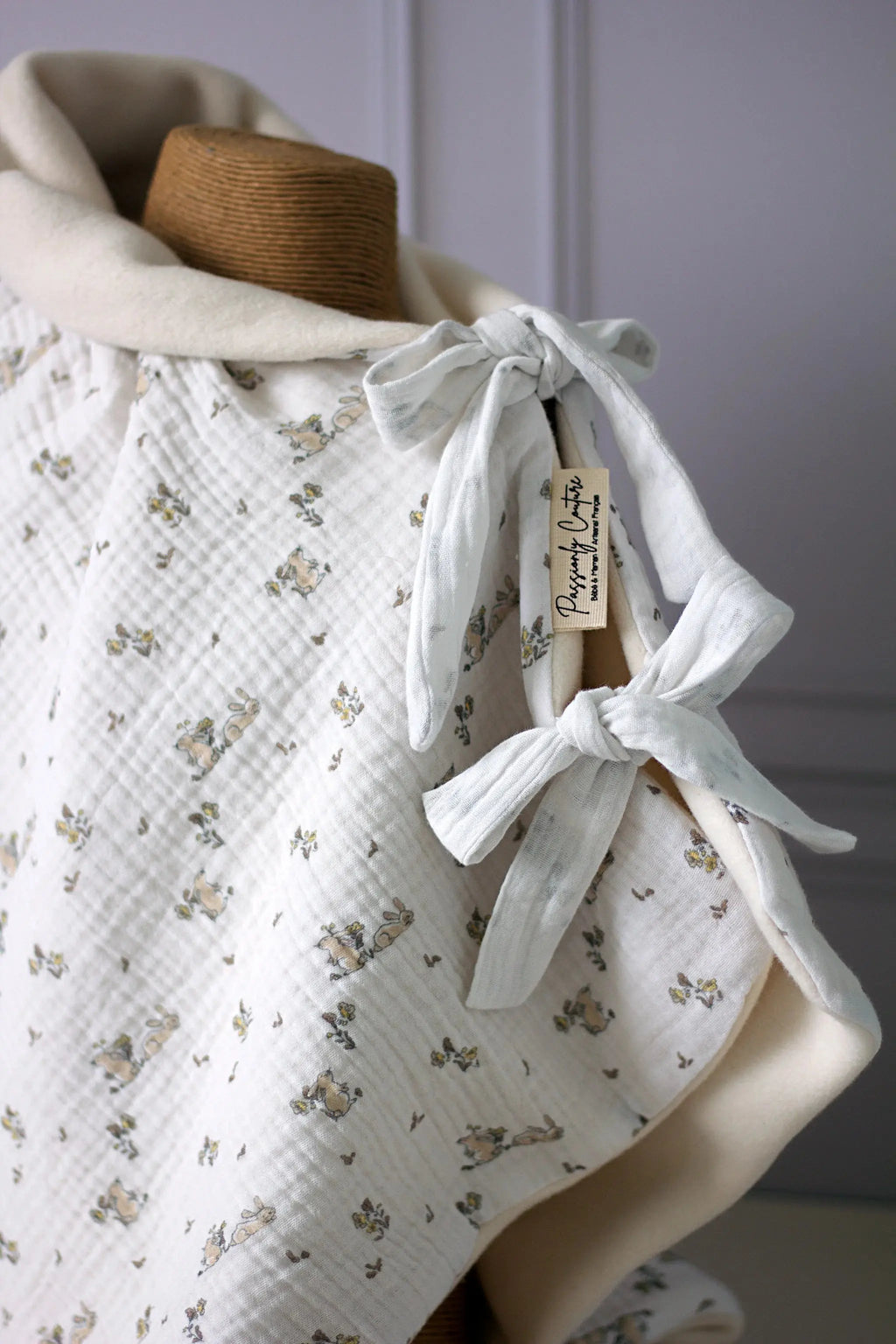 Couverture  2 en 1 bébé lapin détail noeuds - Passionly Couture