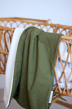 Couverture  2 en 1 bébé vert olive sur le couffin - Passionly Couture