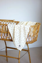 Lange bébé fleuri double gaze coton bio dans un couffin - Passionly Couture