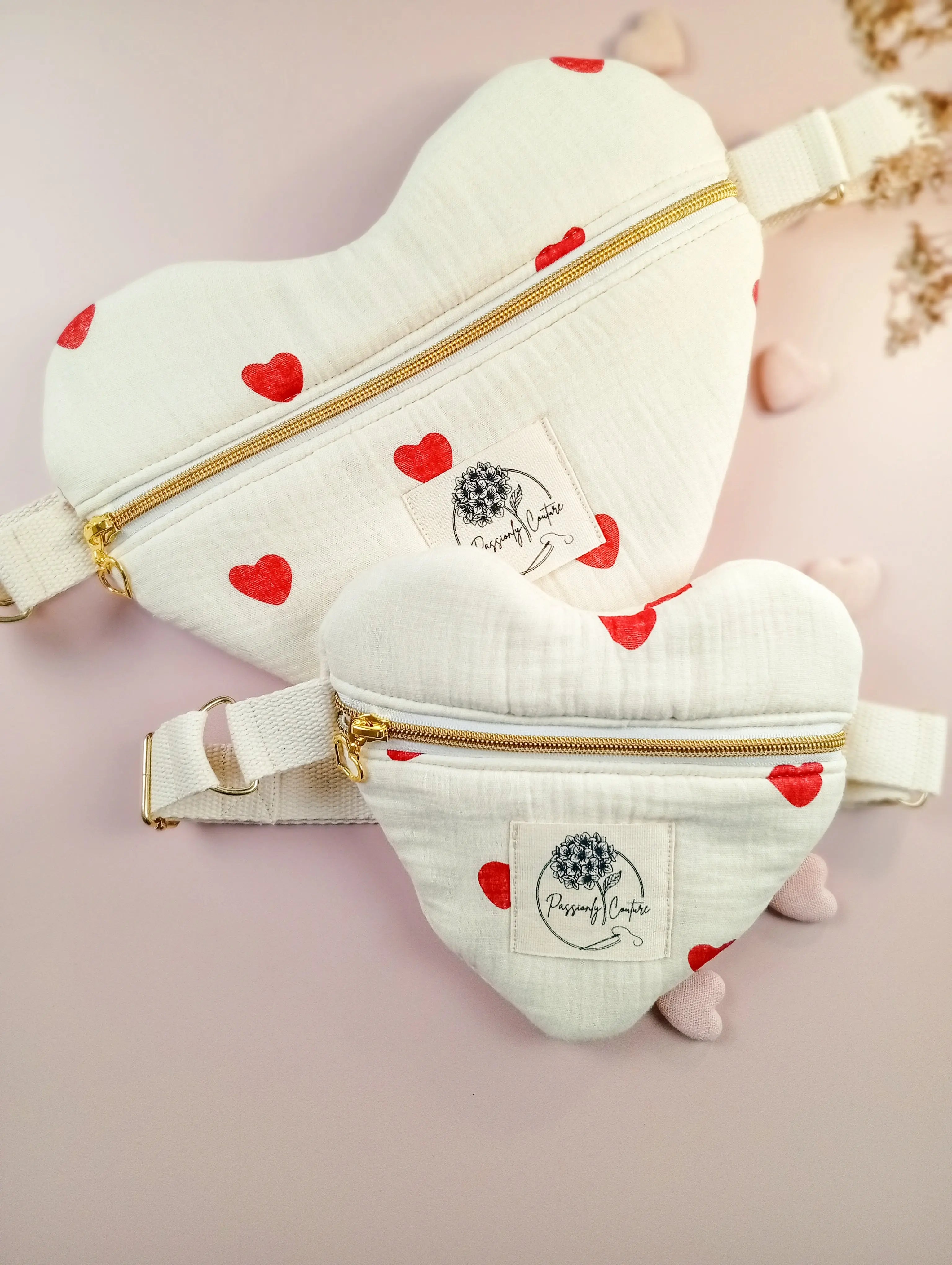 Besace coeur bébé et maman en double gaze 100%coton bio coloris vanille imprimé coeur matchy matchy - Passionly Couture