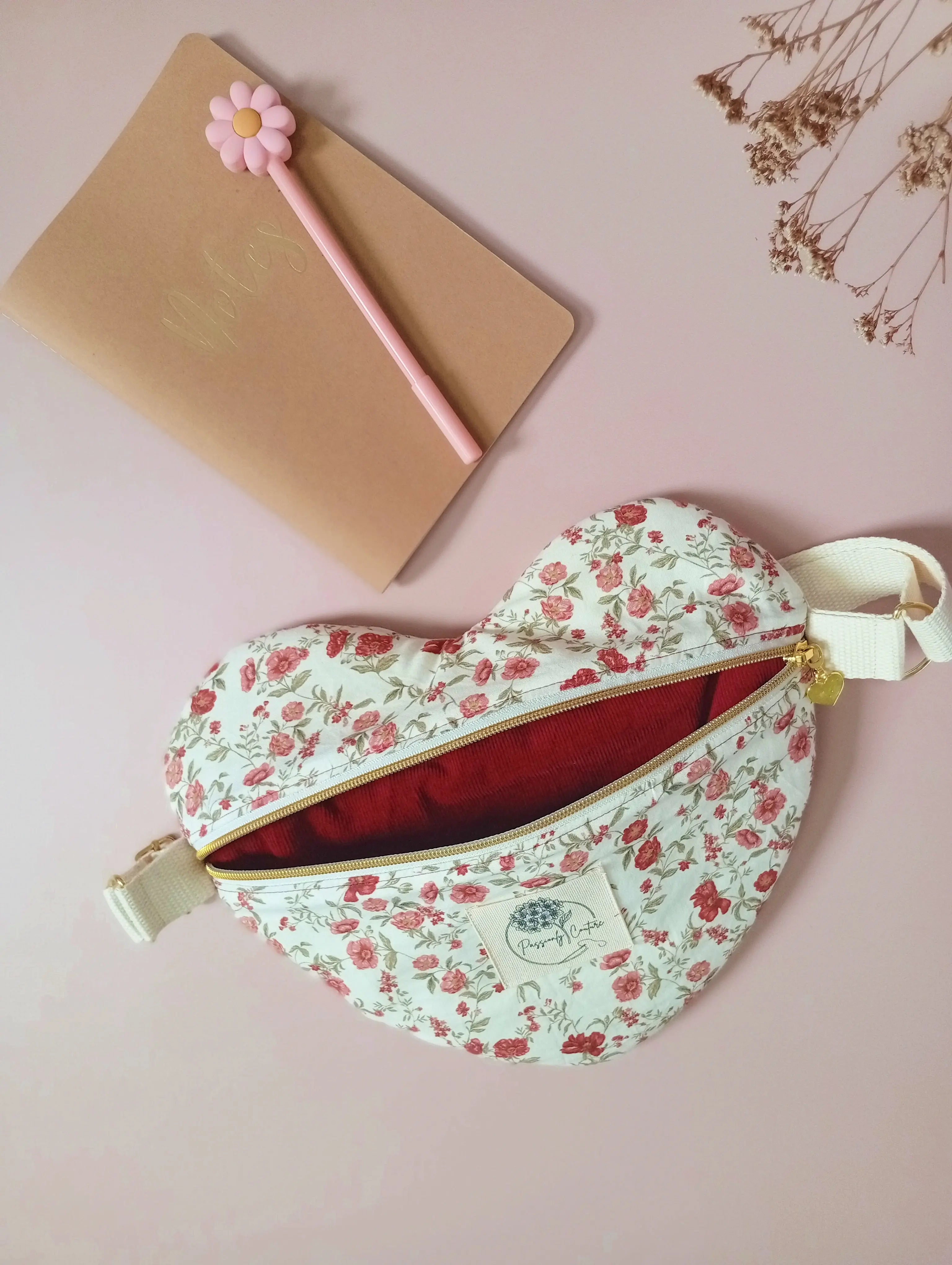 Passionly Couture - Besace Coeur - Tulipe  Popeline100%coton Bio coloris Ivoire imprimé fleuri Vintage - Vue de l'intérieur