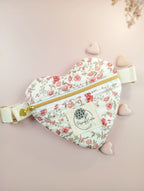 Passionly Couture - Mini Besace Coeur - Tulipe en Popeline 100%coton Bio coloris Ivoire imprimé fleuri Vintage - Vue de face
