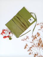 Protège carnet de santé bébé vert olive ouvert coton bio - Passionly Couture
