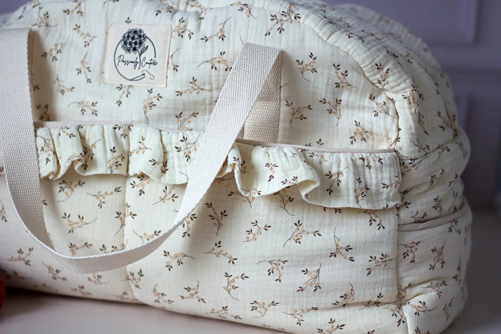 Sac à langer fleuri - gros plan - Passionly Couture